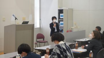 【国際経営学部】橋本教授が高校生に模擬授業を実施