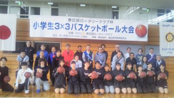 【国際経営学部】共栄大学女子バスケットボール部とバスケットボールサークルの学生が競技ボランティアに参加