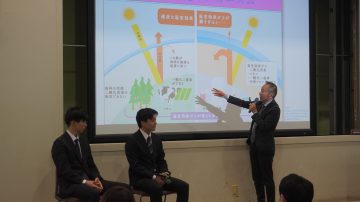 【国際経営学部】小林教授が高校生に模擬授業を実施