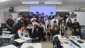 【国際経営学部】プロスポーツビジネスの実践を学ぶ講義の実施