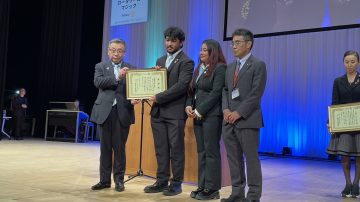 【国際経営学部】ロータアクトクラブが表彰を受けました