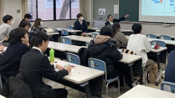 【国際経営学部】制御系システムをテーマとした特別講義を伊藤ゼミにて実施